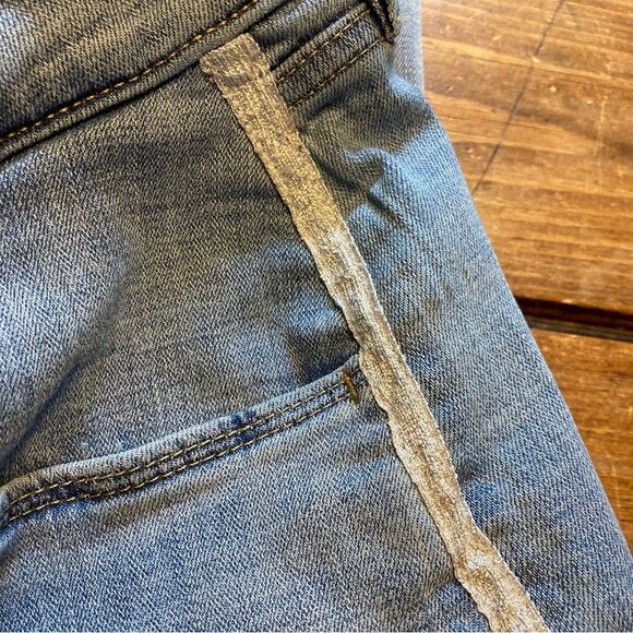 Levi’s Classic Mid Rise Skinny Jeans Size 32 Metallic Sides Light Wash - Picture 6 of 8